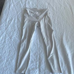 White Fabletics workout pants. Size small. New!